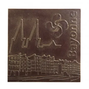 Carré chocolat au lait - Cathédrale de Bayonne