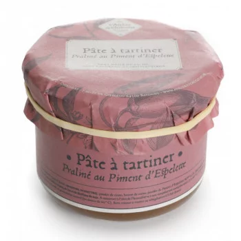 Boîte chocolat tout piment d’Espelette spécialités basques pâte à tartiner praliné piment d'espelette
