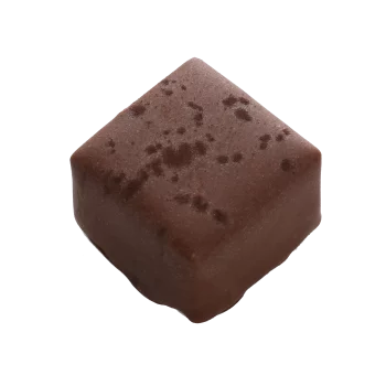Boîte de chocolats Ilbarritz noir lait et sa bouchée fraise chocolat Octobre Rose découpe caramel