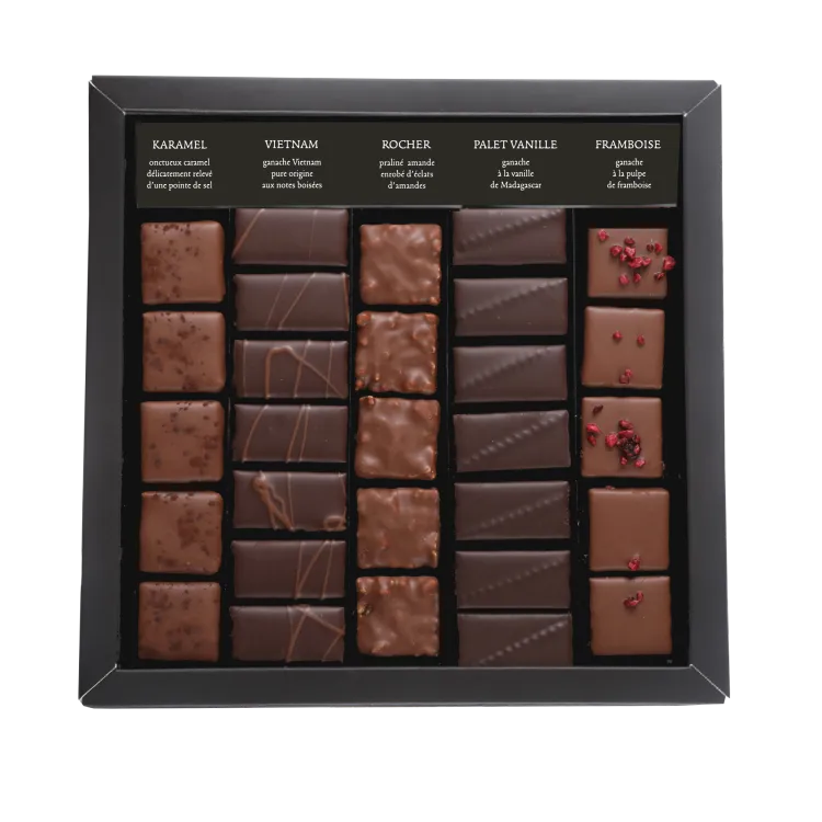 Composition douceurs en rose chocolats Octobre Rose achat solidaire  bouchée ruban rose boite de chocolat noir lait