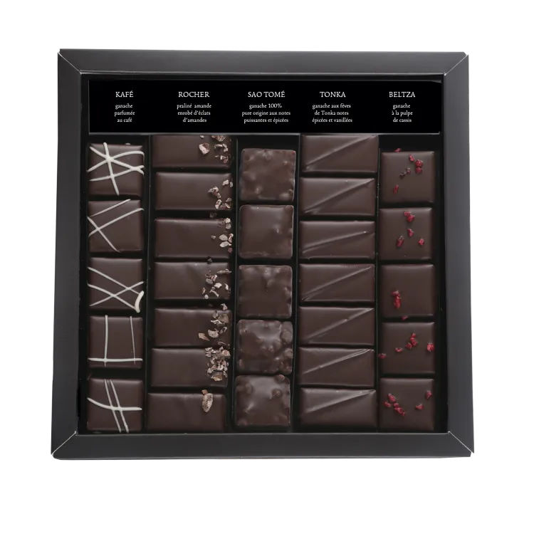 Boîte de chocolats extra noir et son carré Joyeuses Pâques noir livraison chocolat artisanal de pâques en 24h