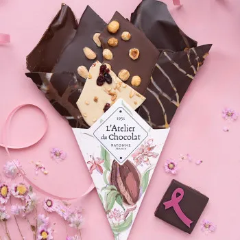Composition douceurs en rose chocolats Octobre Rose achat solidaire bouquet de chocolat
