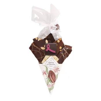 Composition douceurs en rose chocolats Octobre Rose achat solidaire bouquet de chocolat bouchée ruban rose enrobage noir