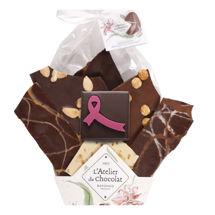 Composition douceurs en rose chocolats Octobre Rose achat solidaire bouquet de chocolat bouchée ruban rose