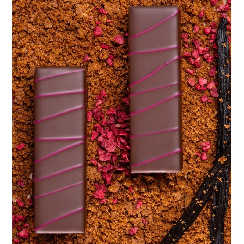 Biscuit tri-couches guimauve vanille framboise chocolat noir chocolats de Noël