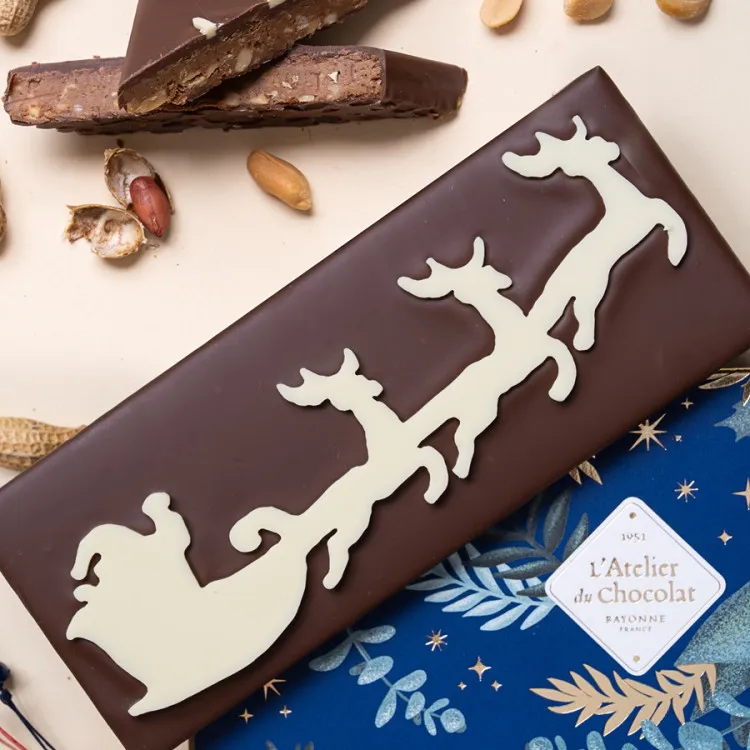 Tablette fourrée de Noël · Chocolat au lait praliné cacahuète