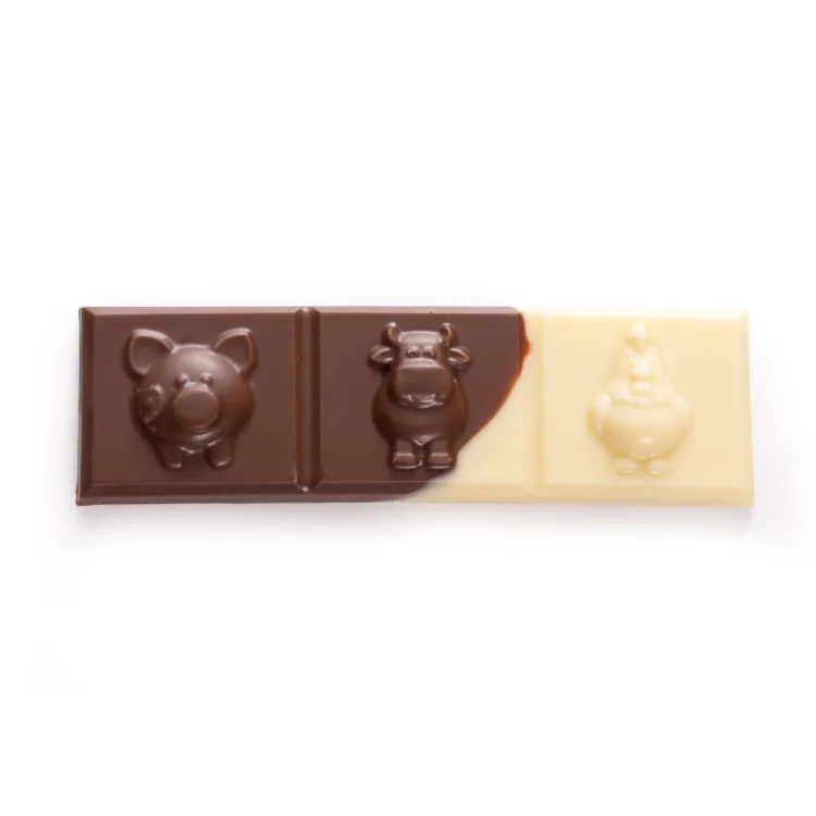Barre de chocolat enfant avec cochon, vache et poule moulés en relief