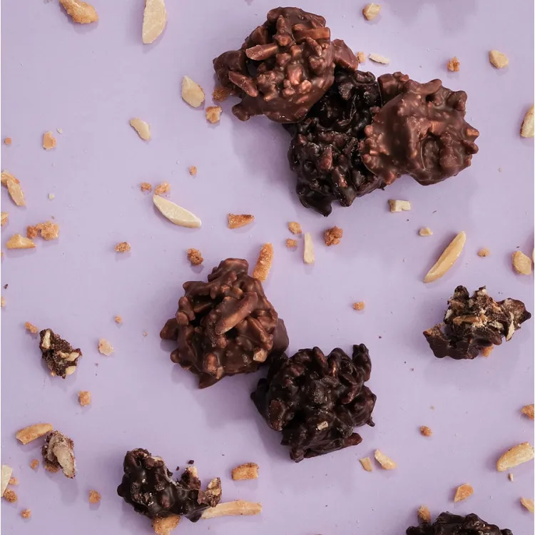 Amarocks noir lait amandes caramélisées enrobées de chocolat livraison cadeau gourmand bonne Fête Maman