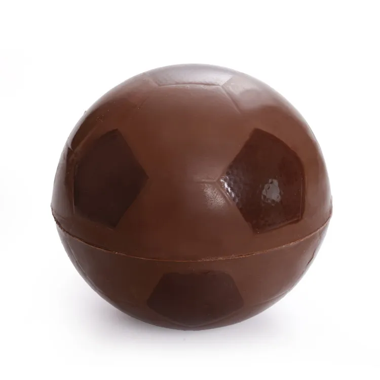 Ballon de Football Chocolat moulage ballon en chocolat artisanal garniture feuillants or