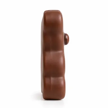 Vue gourmande de l’Ourson guimauve chocolat au lait, révélant son cœur blanc, tendre et délicatement vanillé.
