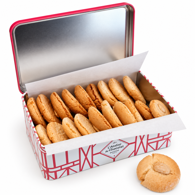 Fabriqués au Pays basque, ces macarons perpétuent une gourmandise régionale appréciée depuis des générations.