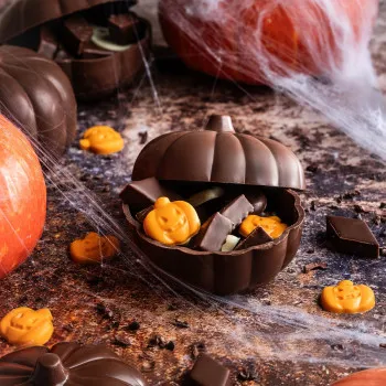 moulage halloween en forme de citrouille garniture guimauve et fritures chocolat halloween