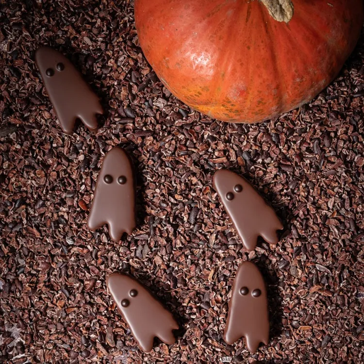 Boîte fantômes guimauve vanille chocolat au lait coffret chocolats halloween