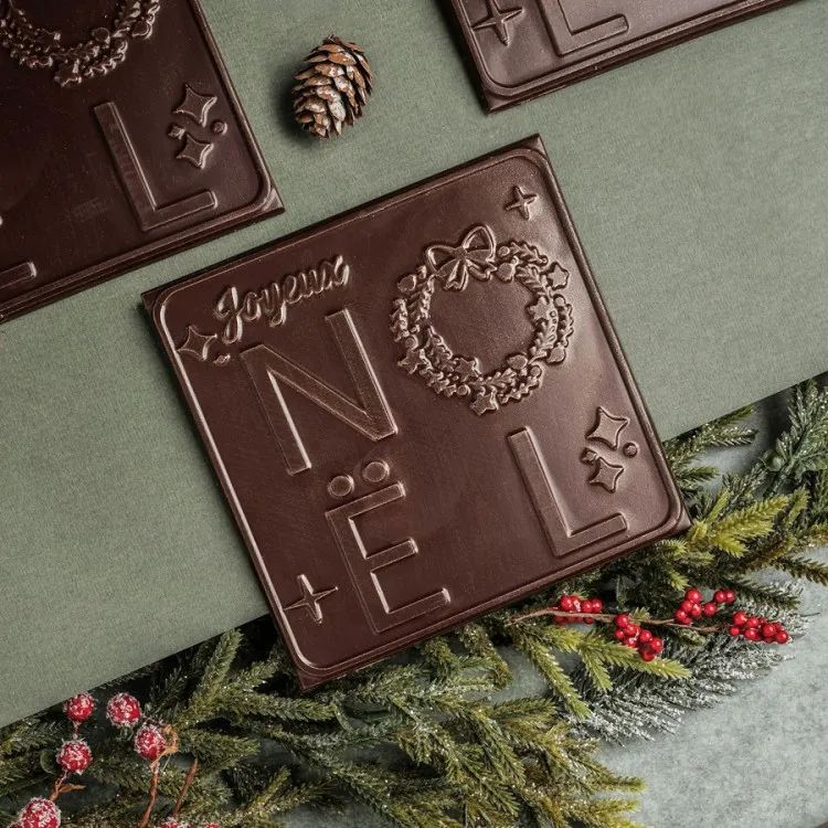 Mini carré Joyeux Noël chocolat artisanal cadeau joyeuses fêtes présentation